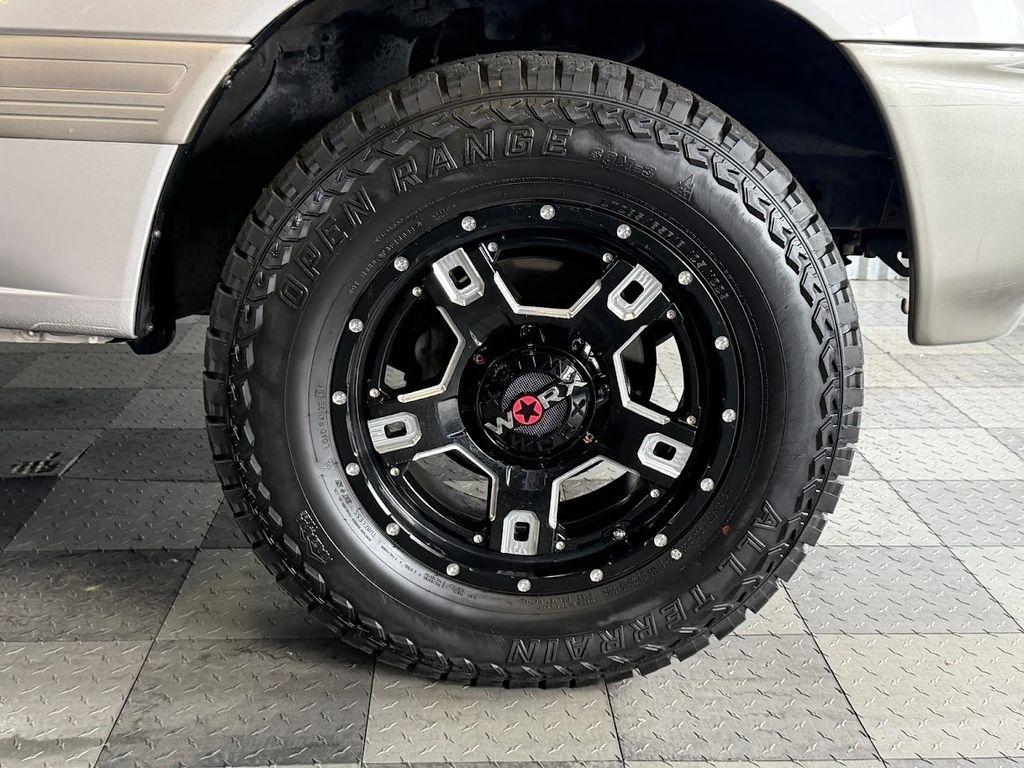 Toyota Land Cruiser 4WD 2000