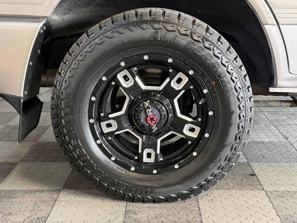Toyota Land Cruiser 4WD 2000