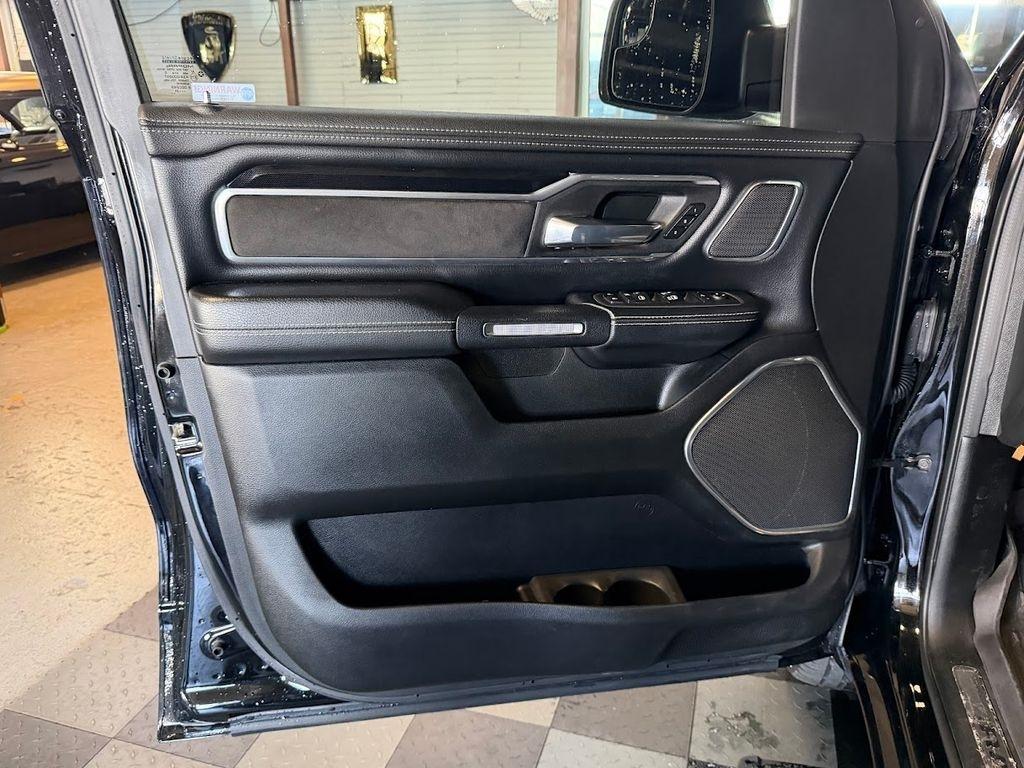 RAM 1500 Laramie Crew Cab SWB 4WD 2021