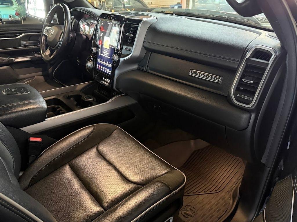 RAM 1500 Laramie Crew Cab SWB 4WD 2021