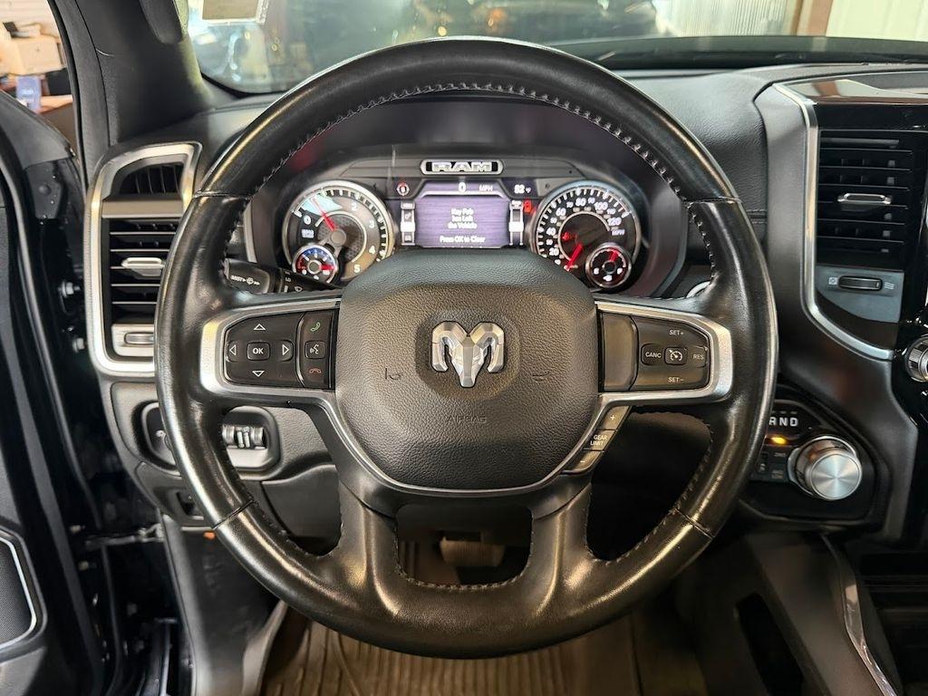 RAM 1500 Laramie Crew Cab SWB 4WD 2021