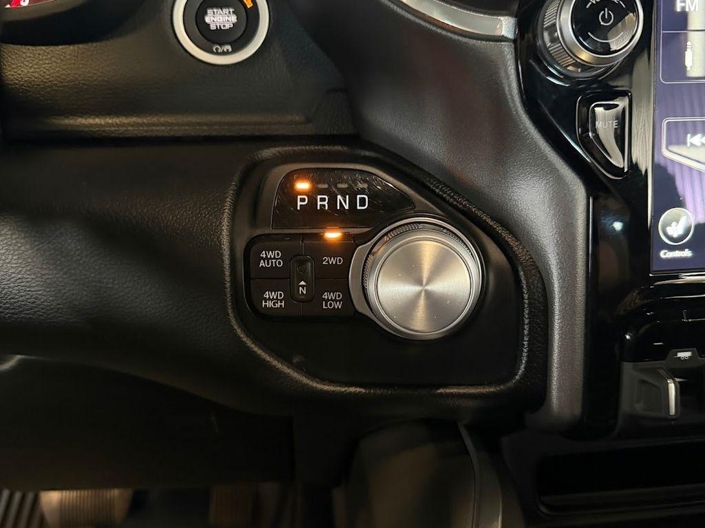 RAM 1500 Laramie Crew Cab SWB 4WD 2021