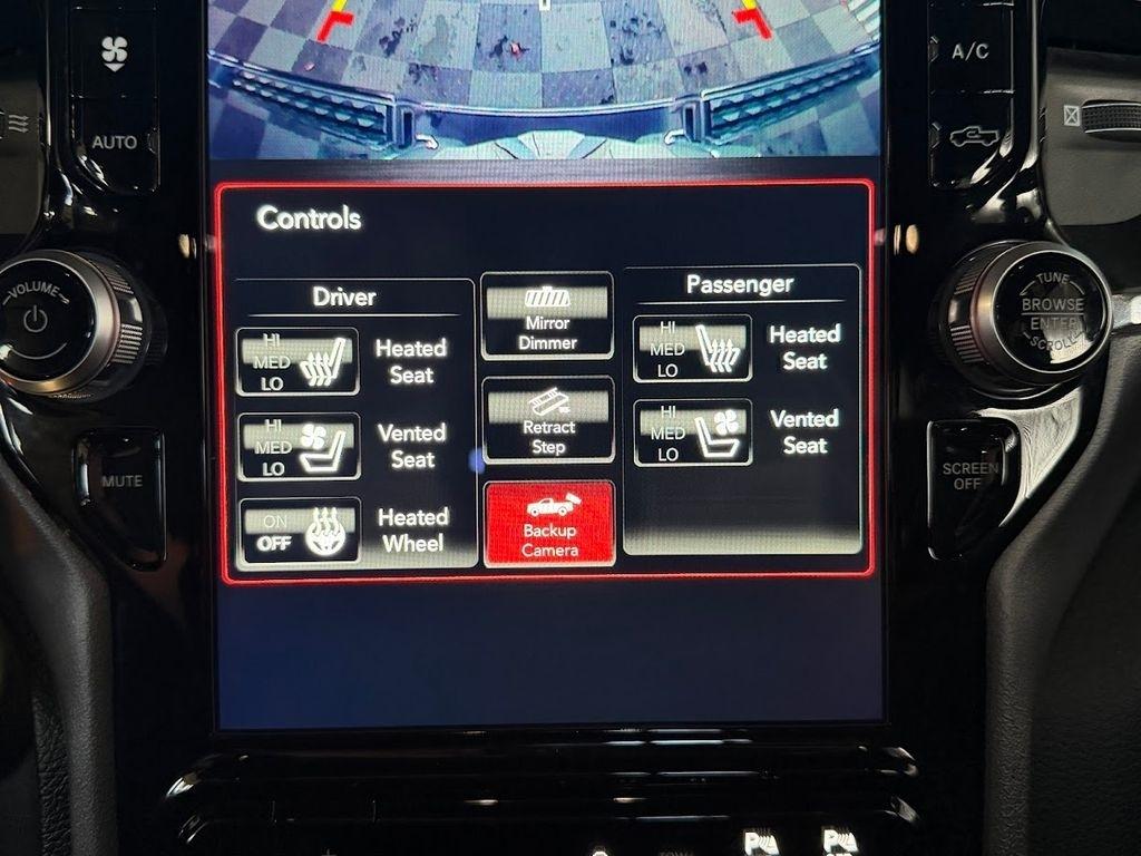 RAM 1500 Laramie Crew Cab SWB 4WD 2021