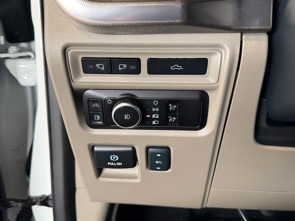 Ford F-150 Platinum SuperCrew 5.5-ft. Bed 4WD 2024