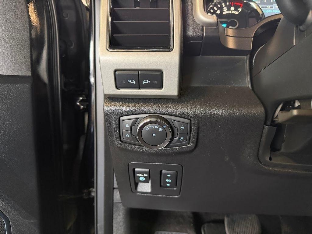 Ford F-150 Lariat 4WD SuperCrew 5.5' Box 2018