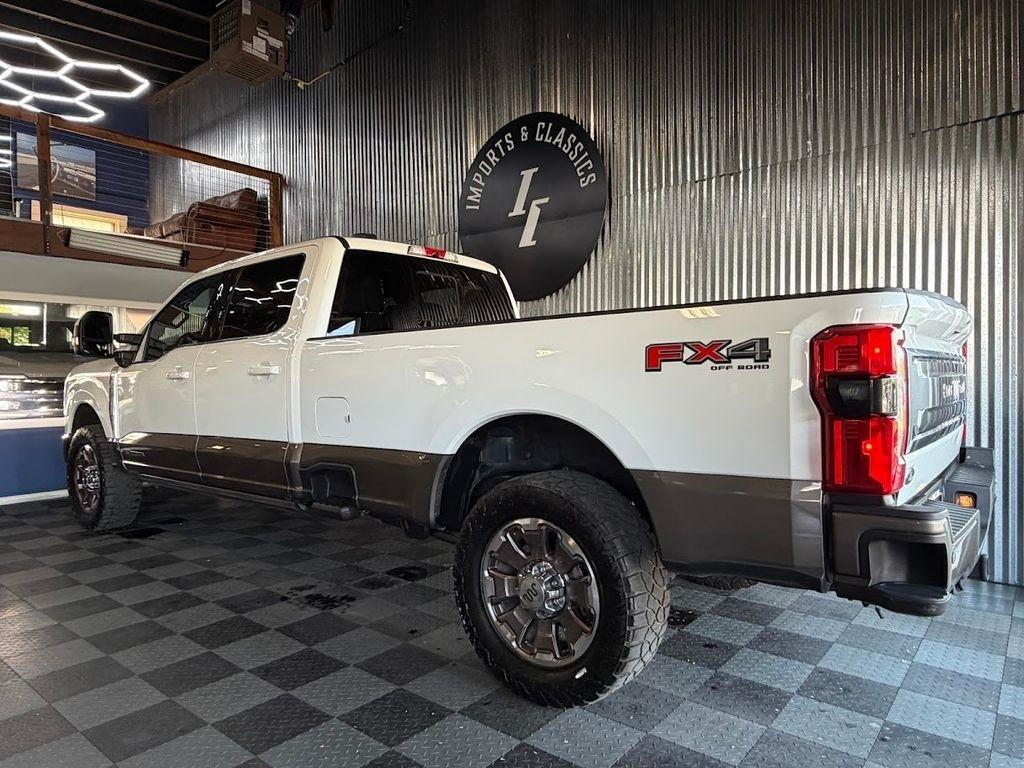 Ford F-350 SD King Ranch Crew Cab Long Bed 4WD 2023