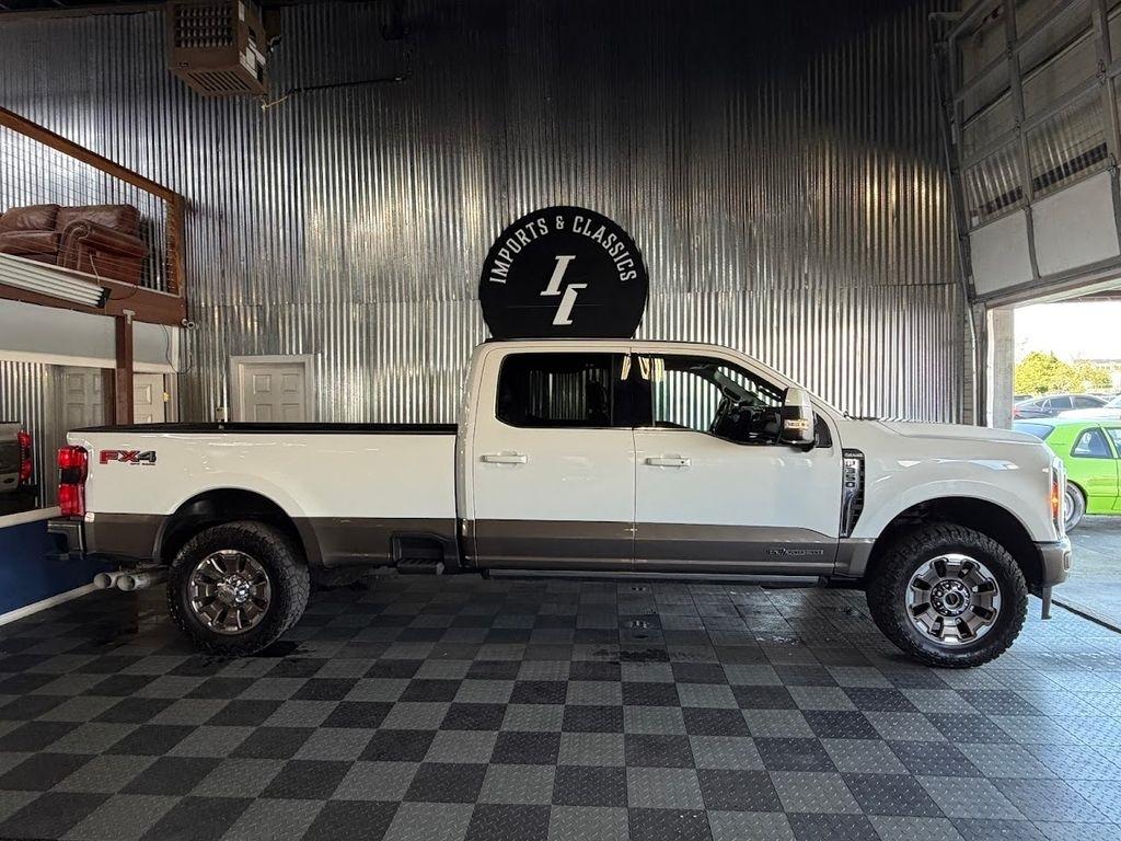 Ford F-350 SD King Ranch Crew Cab Long Bed 4WD 2023