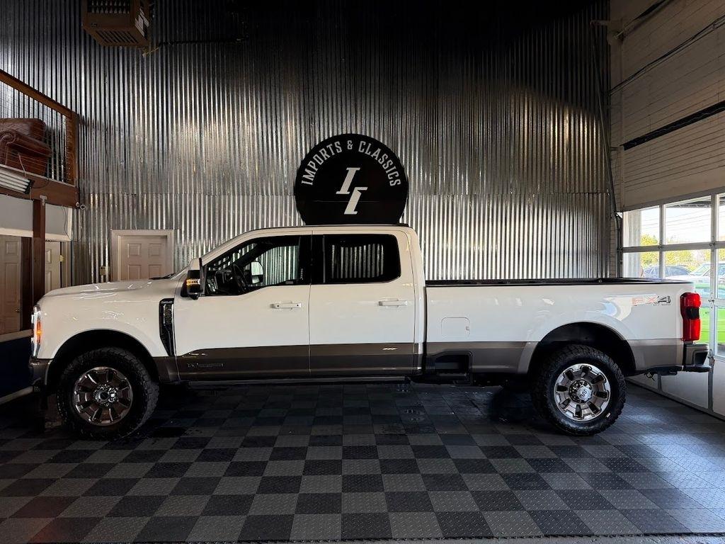 Ford F-350 SD King Ranch Crew Cab Long Bed 4WD 2023
