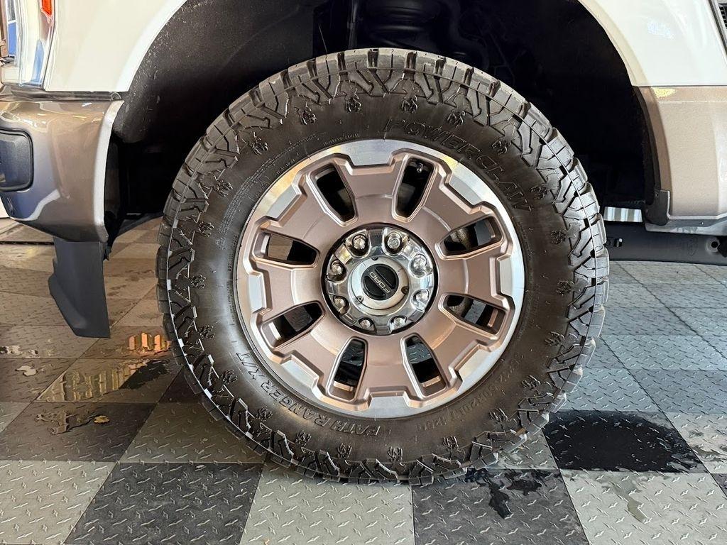 Ford F-350 SD King Ranch Crew Cab Long Bed 4WD 2023