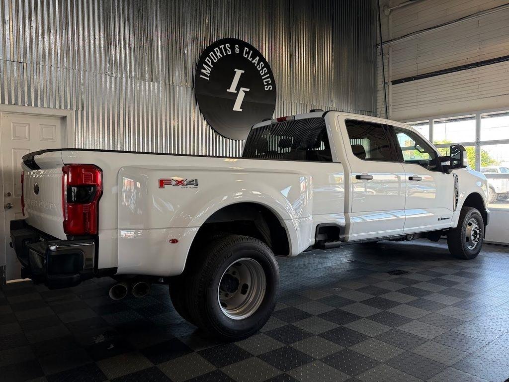 Ford F-350 SD XLT Crew Cab Long Bed DRW 4WD 2025