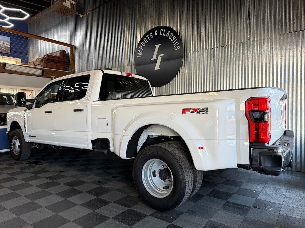 Ford F-350 SD XLT Crew Cab Long Bed DRW 4WD 2025