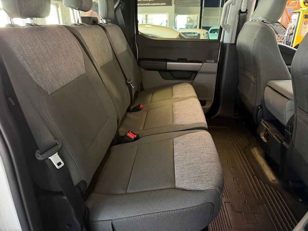 Ford F-350 SD XLT Crew Cab Long Bed DRW 4WD 2025
