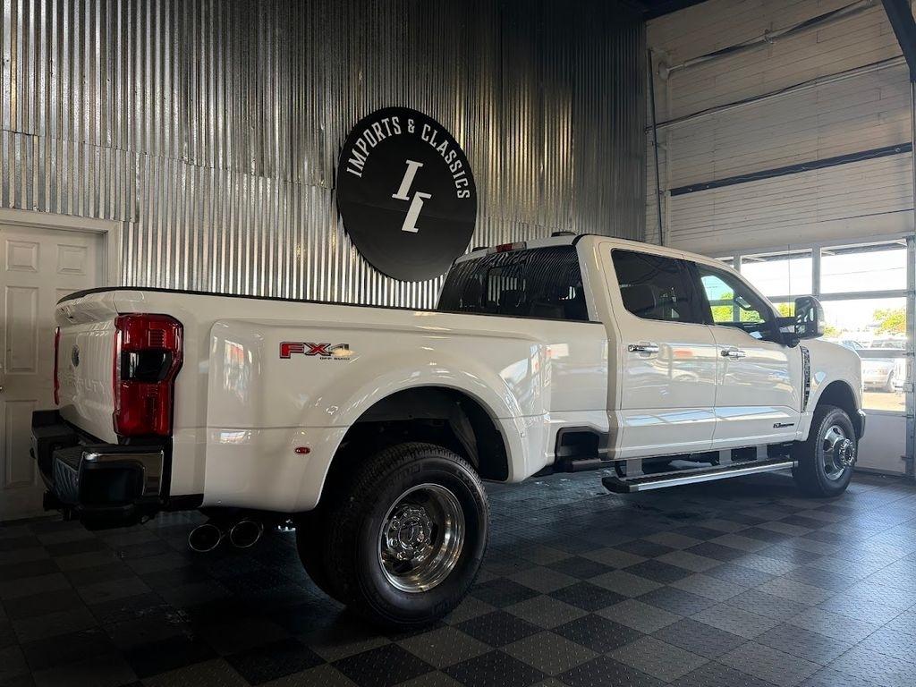 Ford F-350 SD Lariat Crew Cab Long Bed DRW 4WD 2026