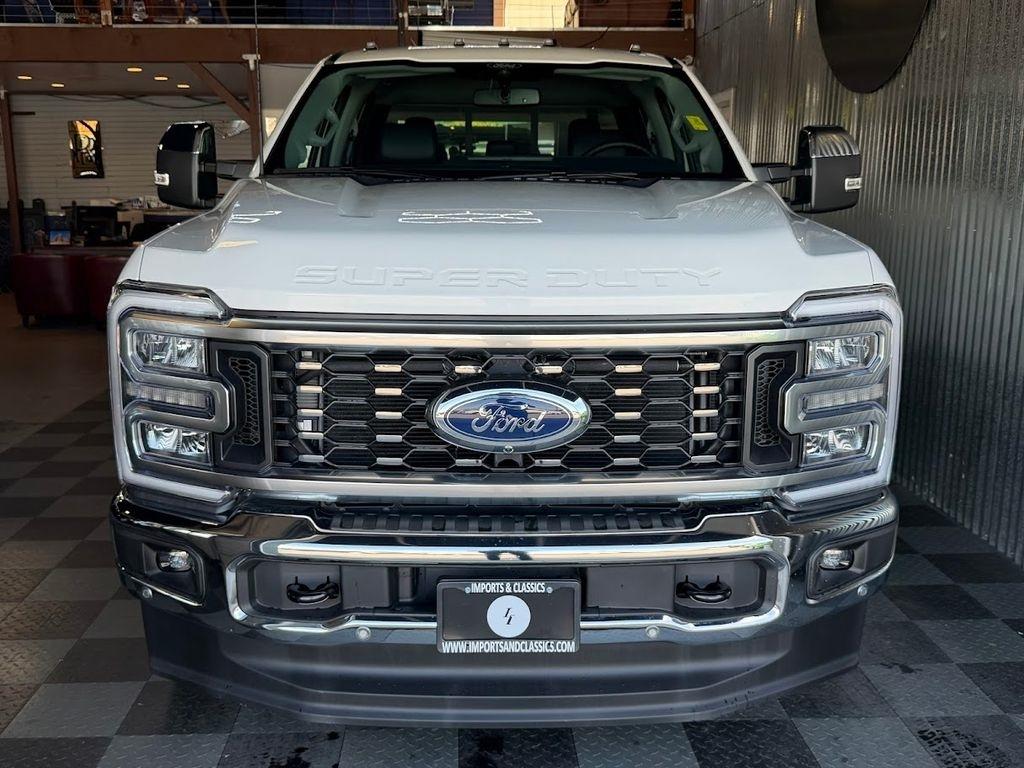 Ford F-350 SD Lariat Crew Cab Long Bed DRW 4WD 2026