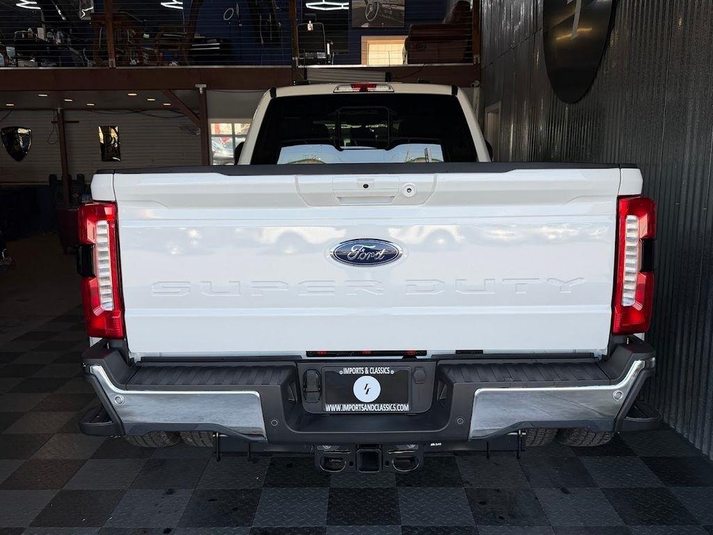 Ford F-350 SD Lariat Crew Cab Long Bed DRW 4WD 2026