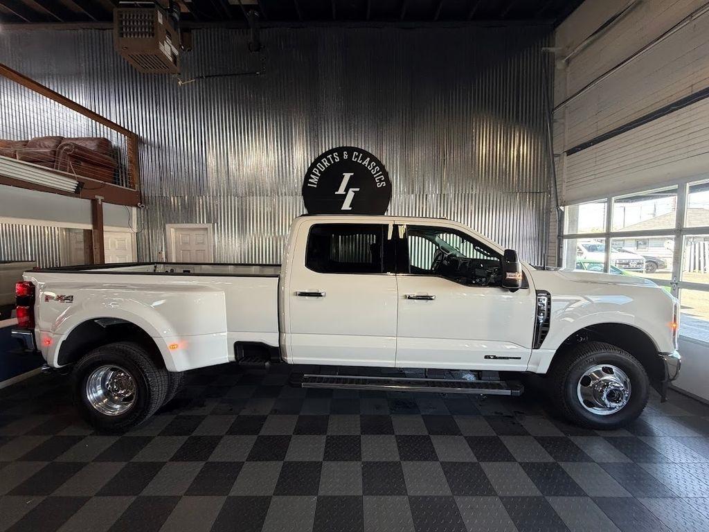 Ford F-350 SD Lariat Crew Cab Long Bed DRW 4WD 2026