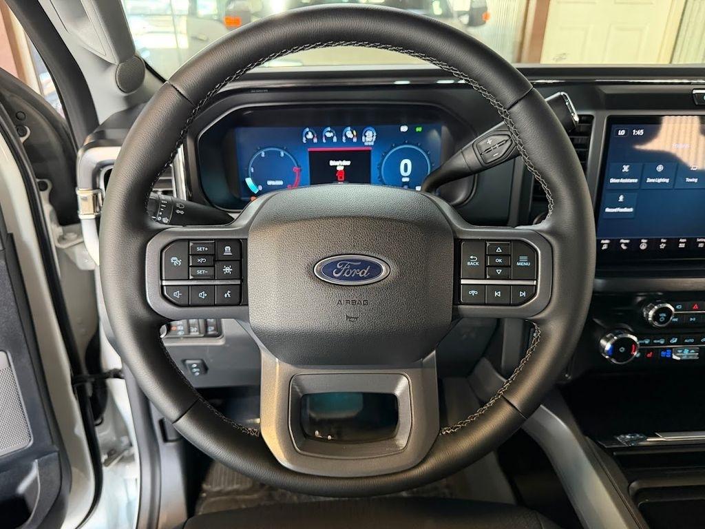 Ford F-350 SD Lariat Crew Cab Long Bed DRW 4WD 2026