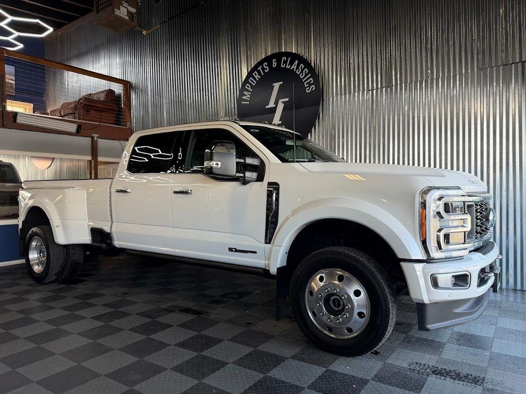 Ford F-450 SD King Ranch Crew Cab DRW 4WD 2023