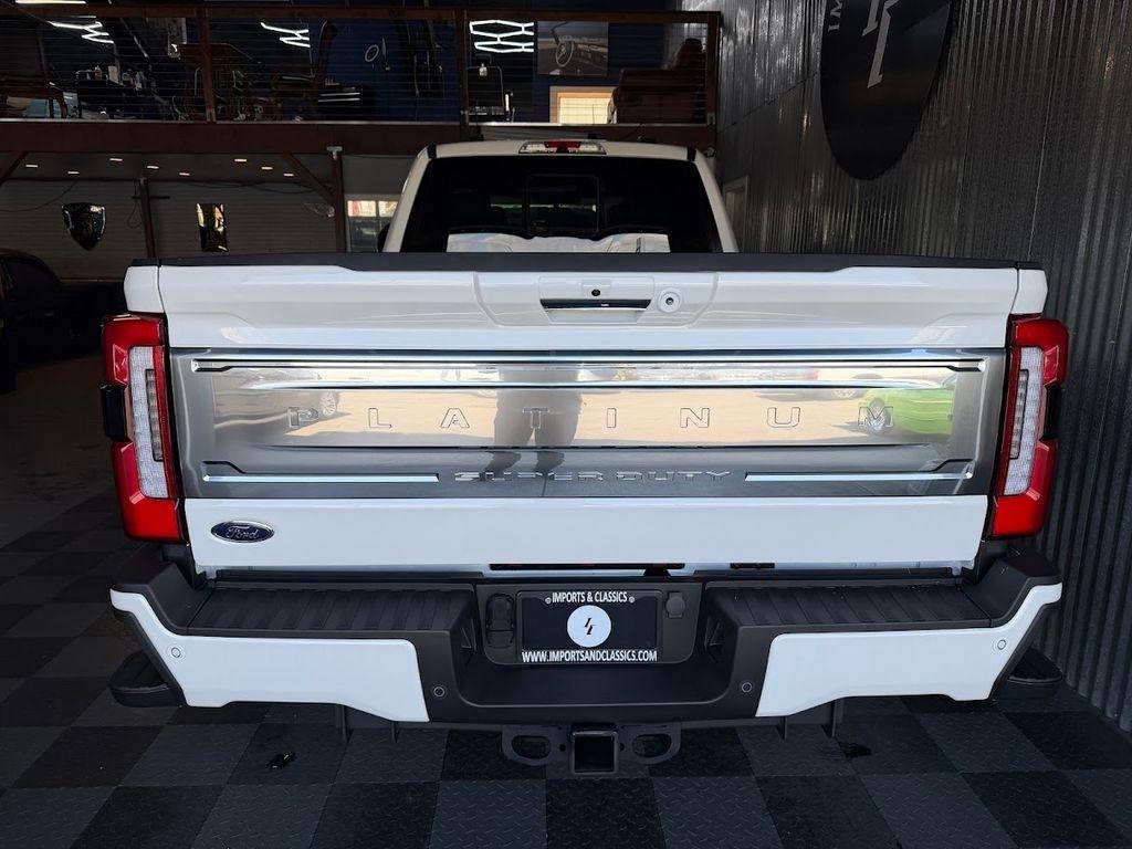 Ford F-450 SD King Ranch Crew Cab DRW 4WD 2023
