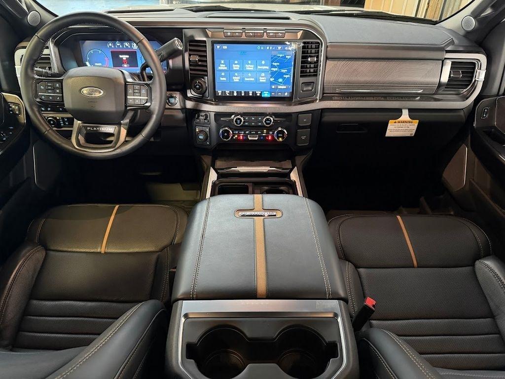 Ford F-450 SD King Ranch Crew Cab DRW 4WD 2023