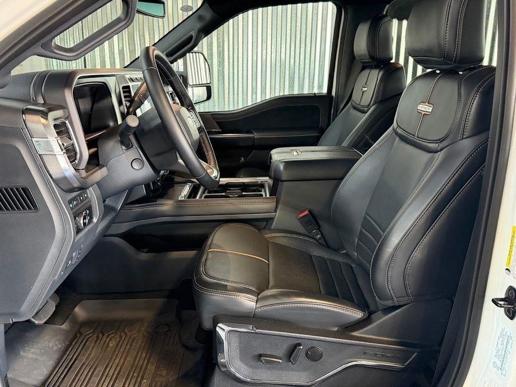 Ford F-450 SD King Ranch Crew Cab DRW 4WD 2023