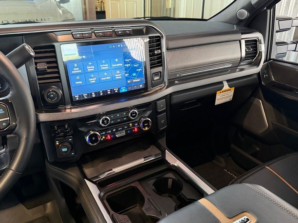 Ford F-450 SD King Ranch Crew Cab DRW 4WD 2023