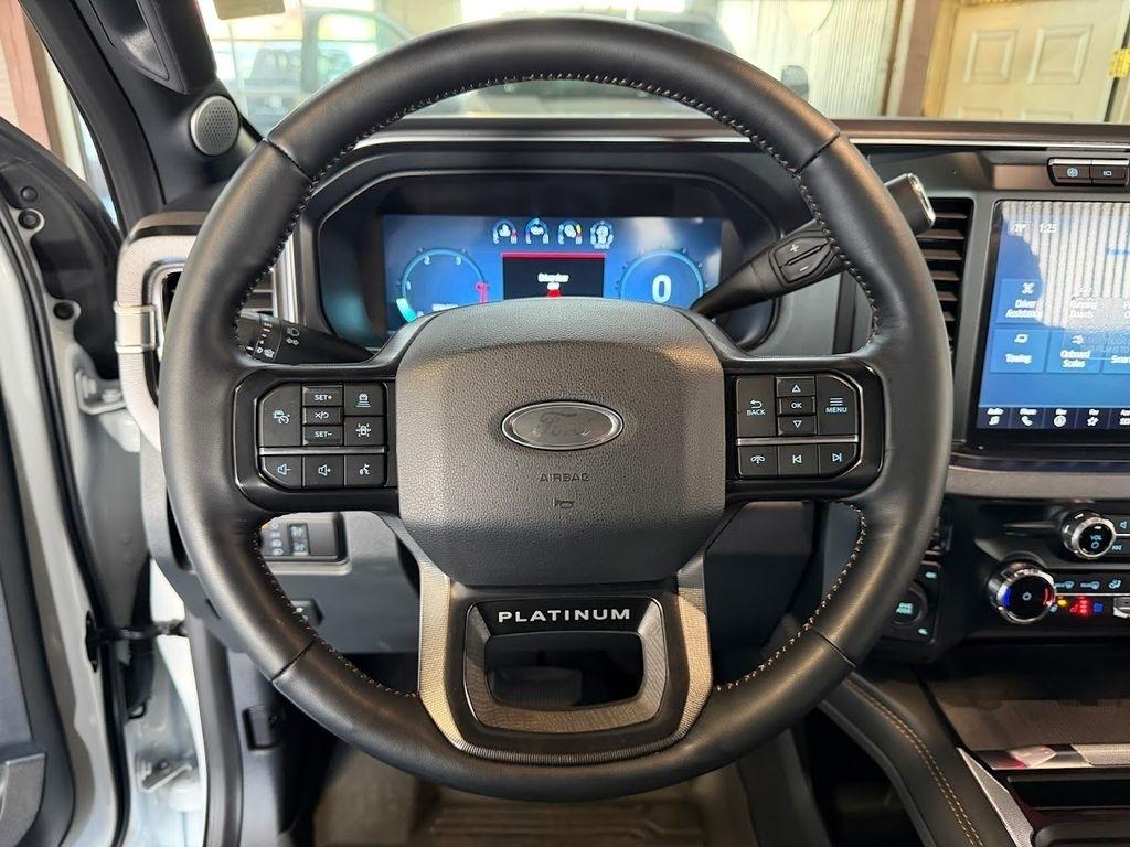 Ford F-450 SD King Ranch Crew Cab DRW 4WD 2023