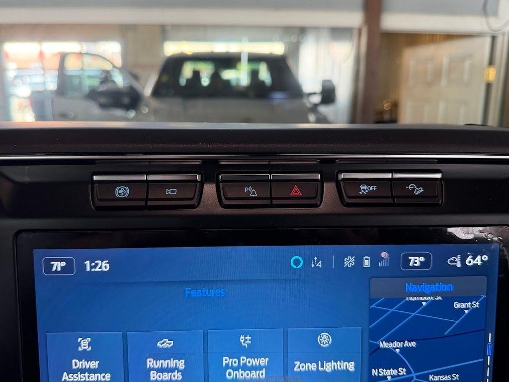 Ford F-450 SD King Ranch Crew Cab DRW 4WD 2023
