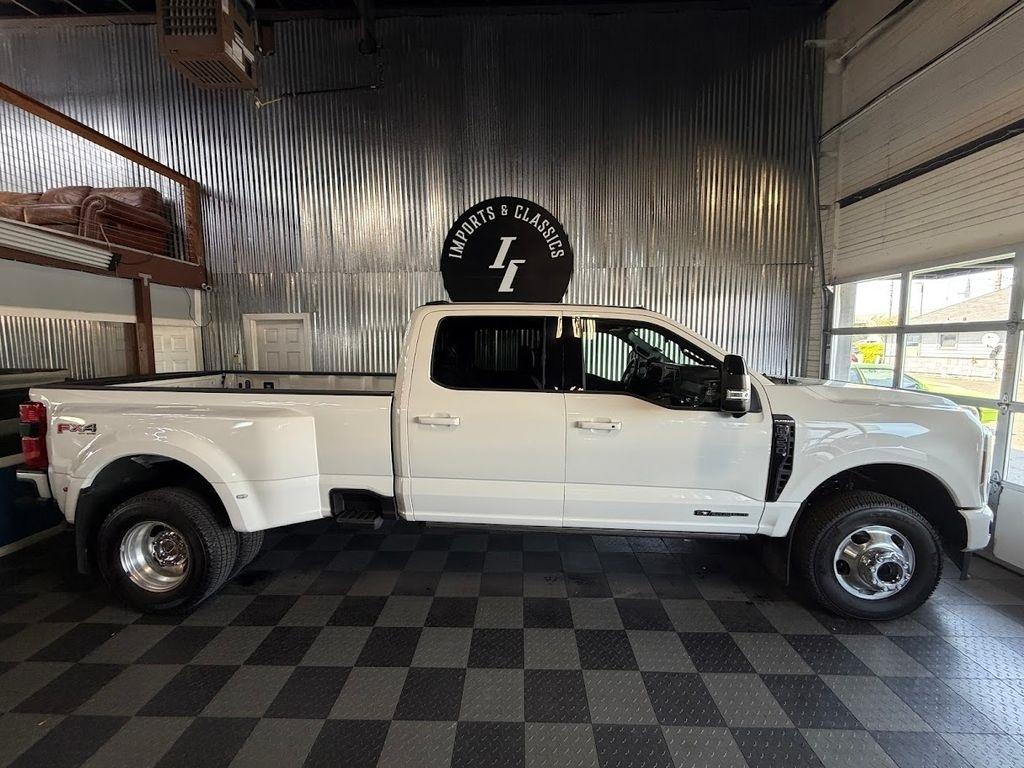 Ford F-350 SD Platinum Crew Cab Long Box 4WD DRW 2025