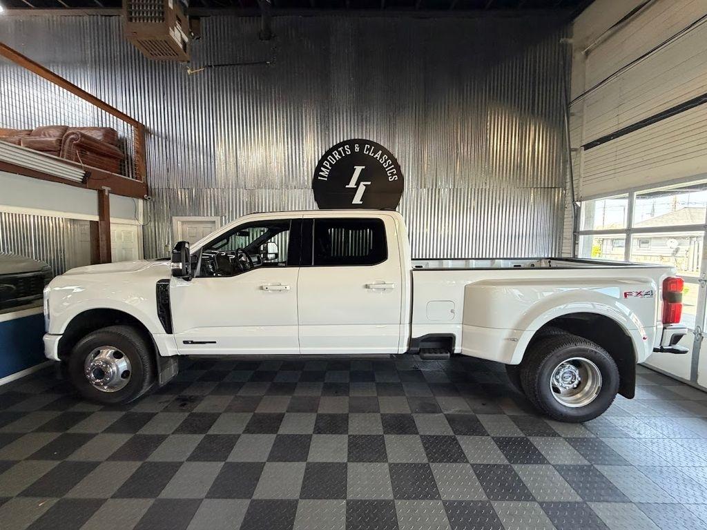 Ford F-350 SD Platinum Crew Cab Long Box 4WD DRW 2025