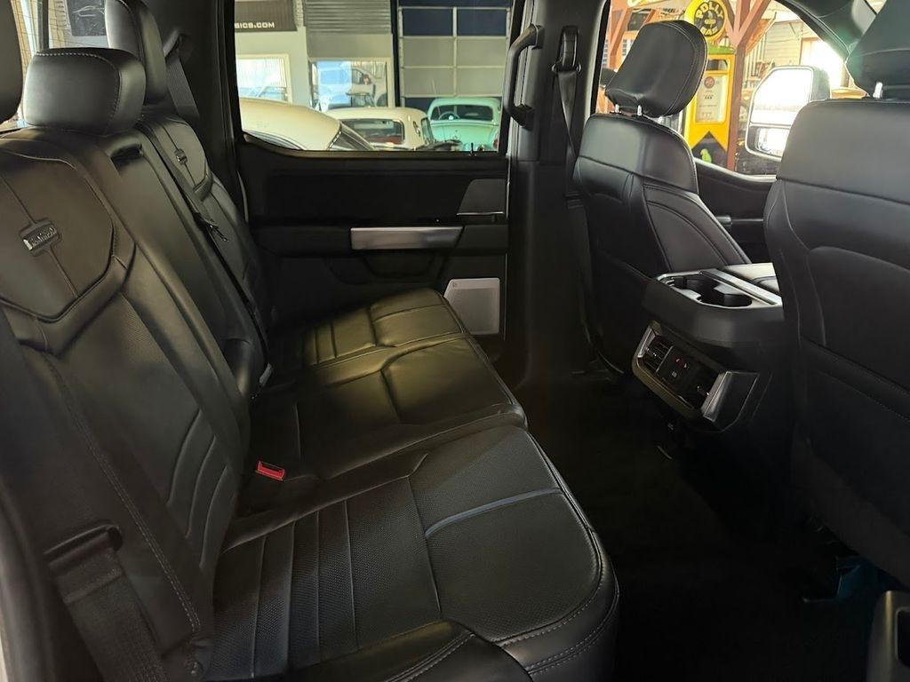Ford F-350 SD Platinum Crew Cab Long Box 4WD DRW 2025