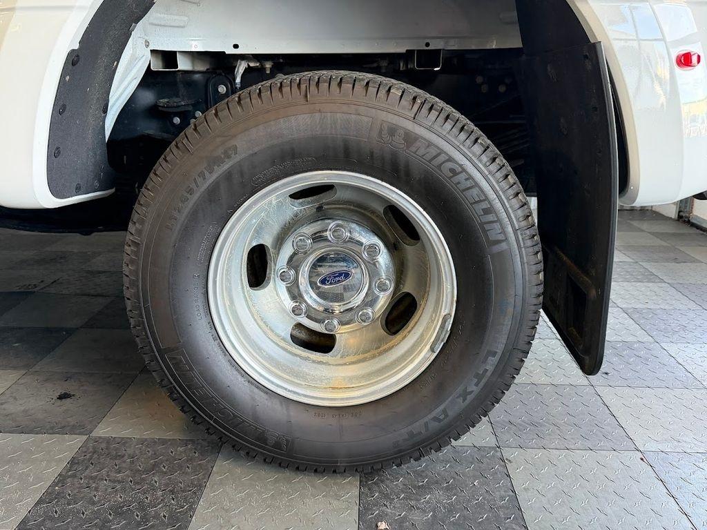 Ford F-350 SD Platinum Crew Cab Long Box 4WD DRW 2025