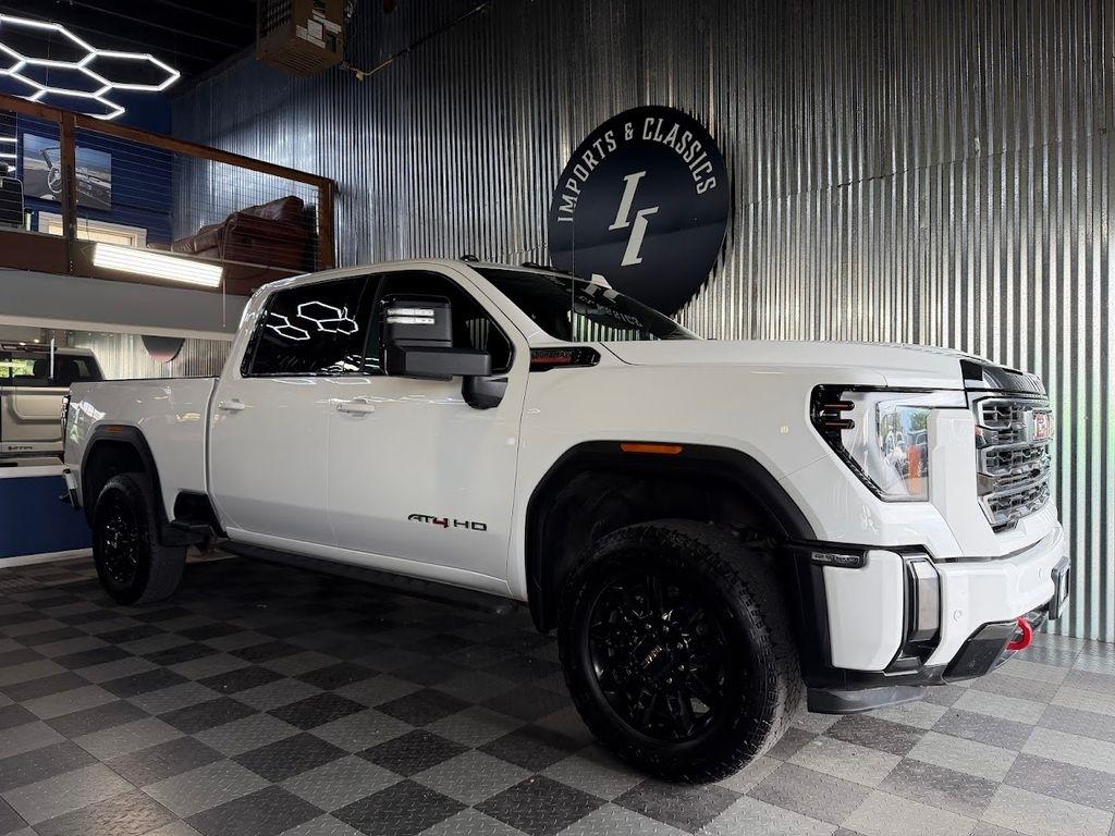 GMC Sierra 2500HD AT4 Crew Cab 4WD 2024