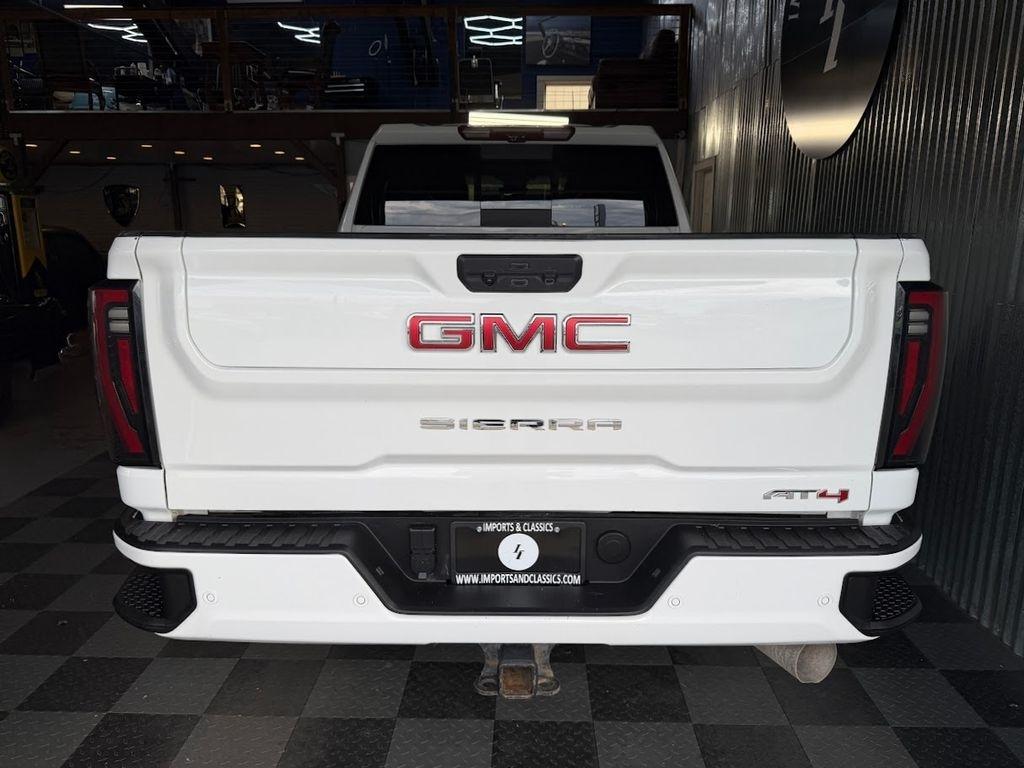 GMC Sierra 2500HD AT4 Crew Cab 4WD 2024