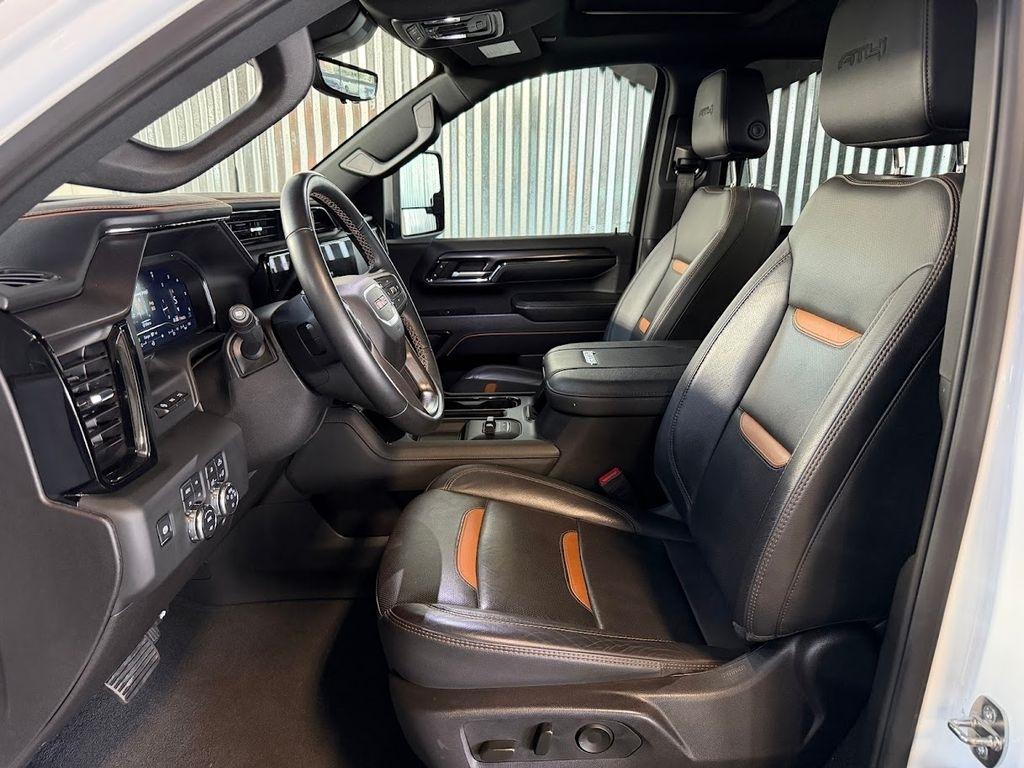 GMC Sierra 2500HD AT4 Crew Cab 4WD 2024