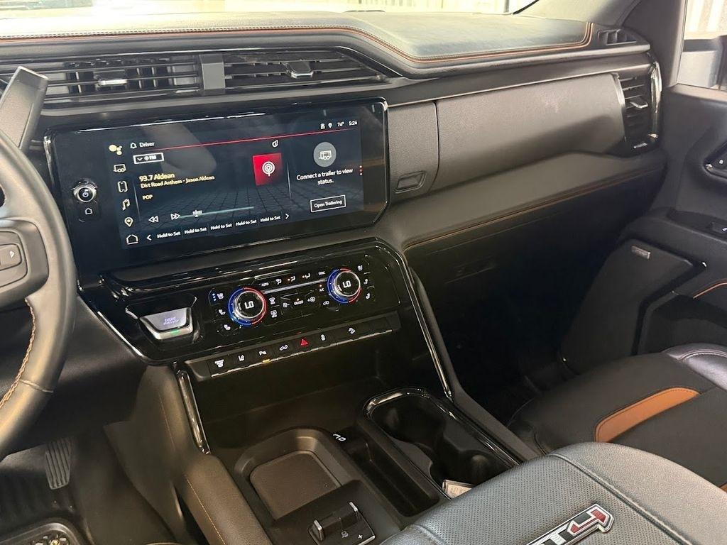 GMC Sierra 2500HD AT4 Crew Cab 4WD 2024