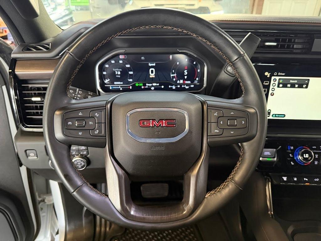 GMC Sierra 2500HD AT4 Crew Cab 4WD 2024