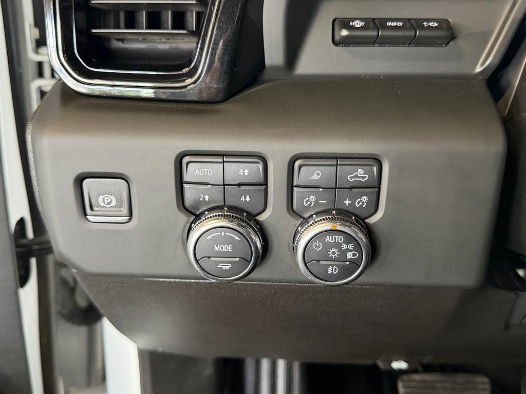GMC Sierra 2500HD AT4 Crew Cab 4WD 2024
