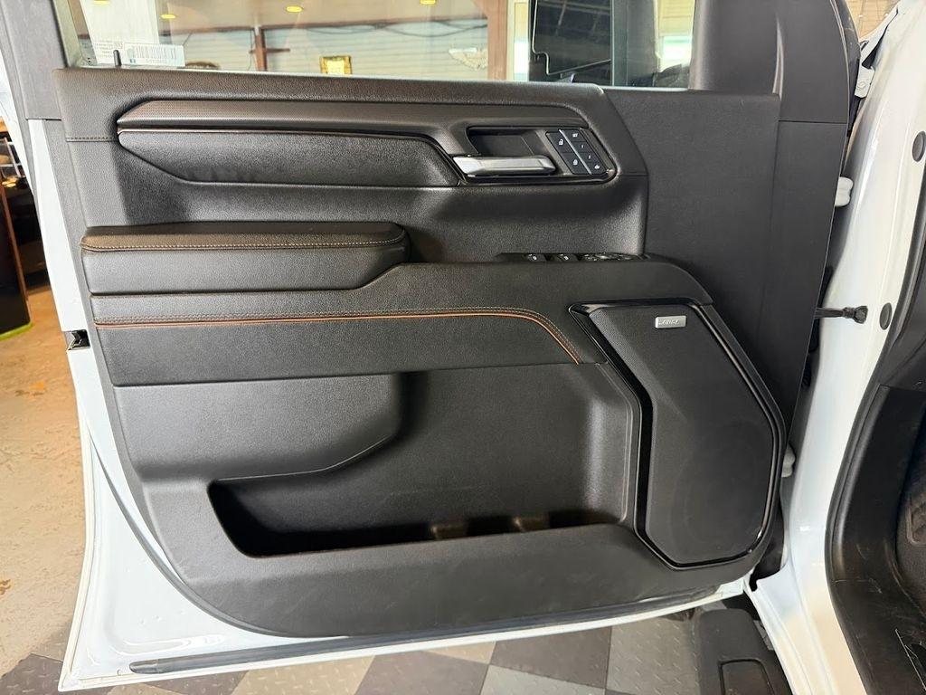 GMC Sierra 2500HD AT4 Crew Cab 4WD 2024