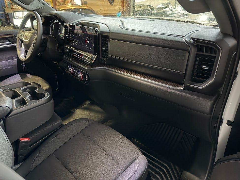 GMC Sierra 1500 Elevation Crew Cab 4WD 2024