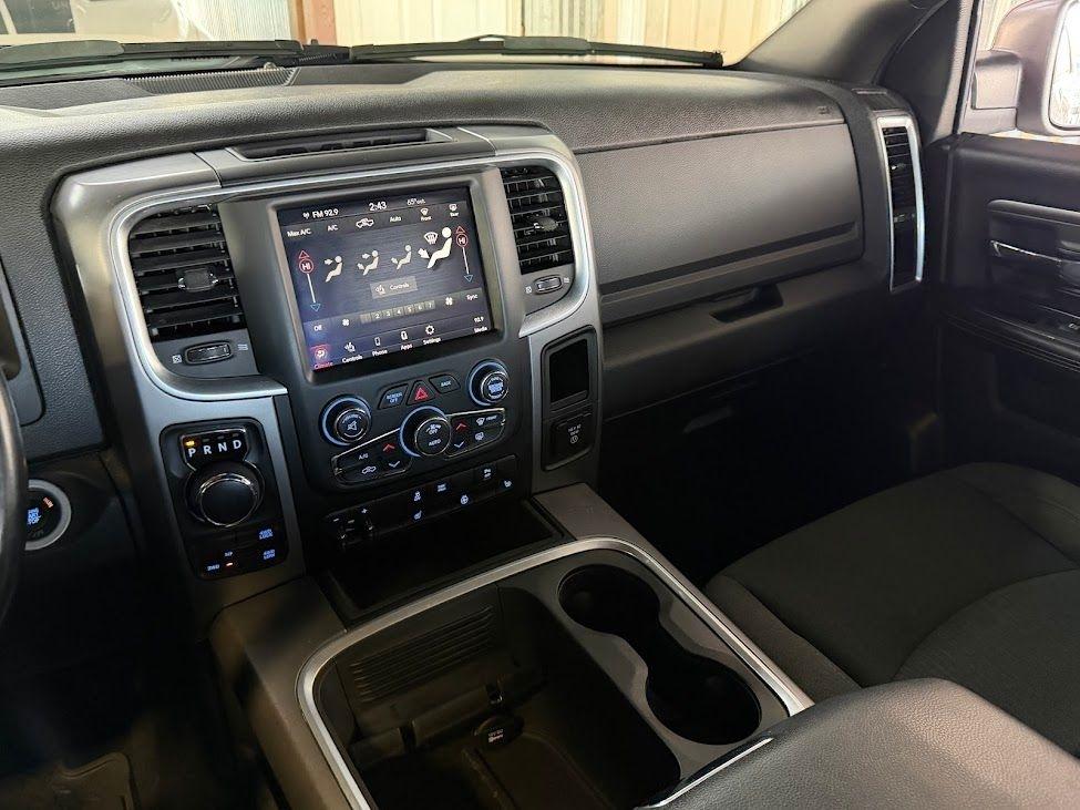 RAM 1500 Classic Warlock 4x4 Crew Cab 5'7" Box 2021