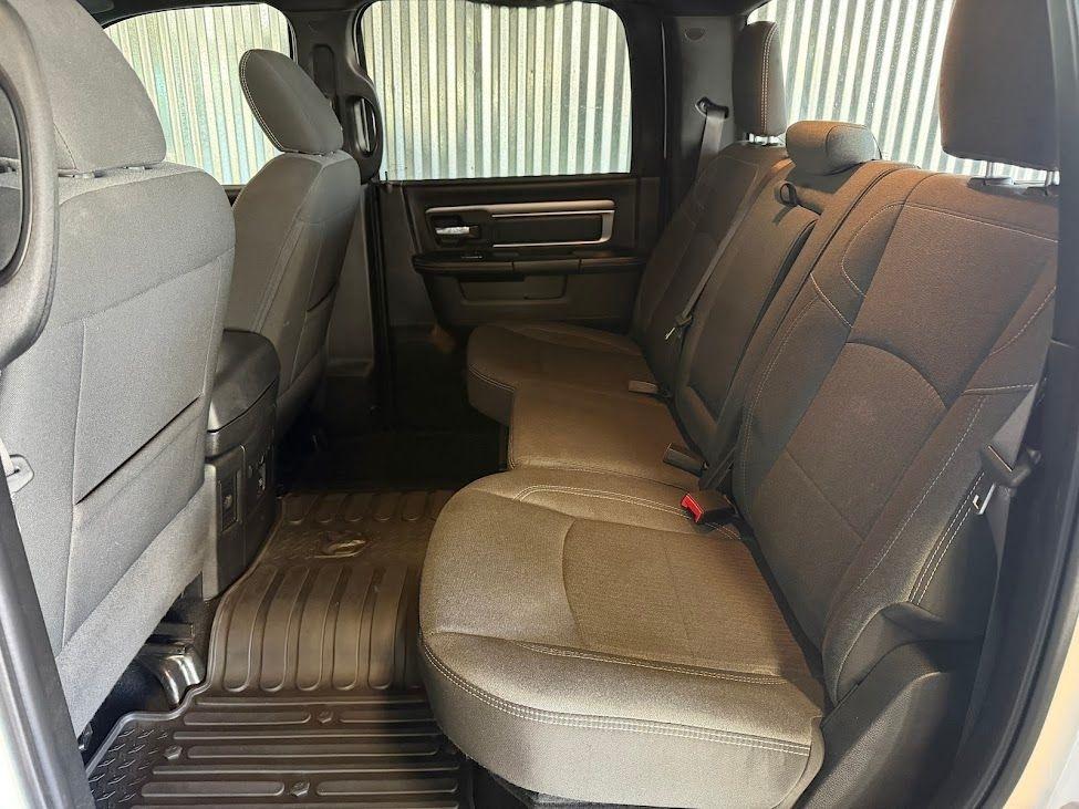 RAM 1500 Classic Warlock 4x4 Crew Cab 5'7" Box 2021