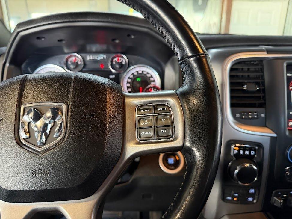RAM 1500 Classic Warlock 4x4 Crew Cab 5'7" Box 2021