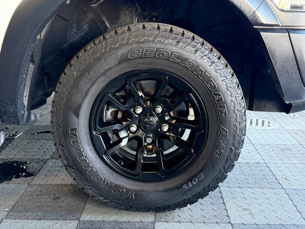 RAM 1500 Classic Warlock 4x4 Crew Cab 5'7" Box 2021