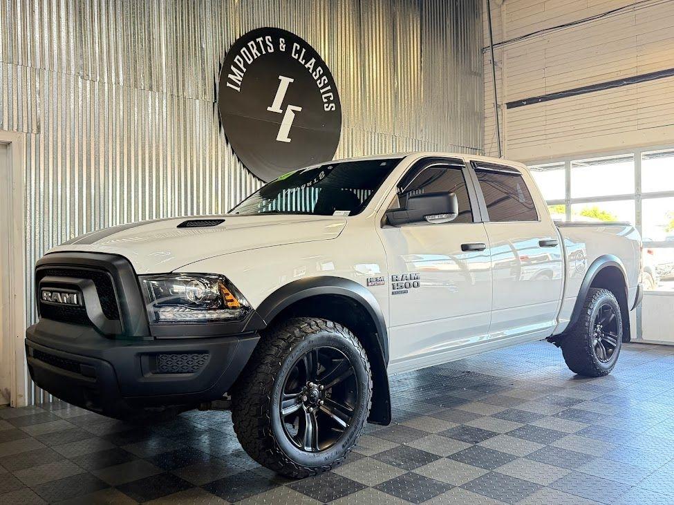 RAM 1500 Classic Warlock 4x4 Crew Cab 5'7" Box 2022
