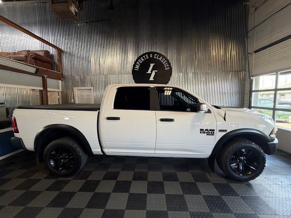 RAM 1500 Classic Warlock 4x4 Crew Cab 5'7" Box 2022