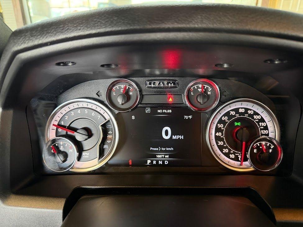 RAM 1500 Classic Warlock 4x4 Crew Cab 5'7" Box 2022