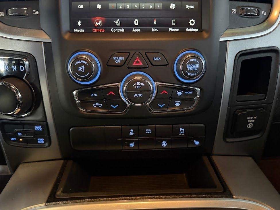 RAM 1500 Classic Warlock 4x4 Crew Cab 5'7" Box 2022