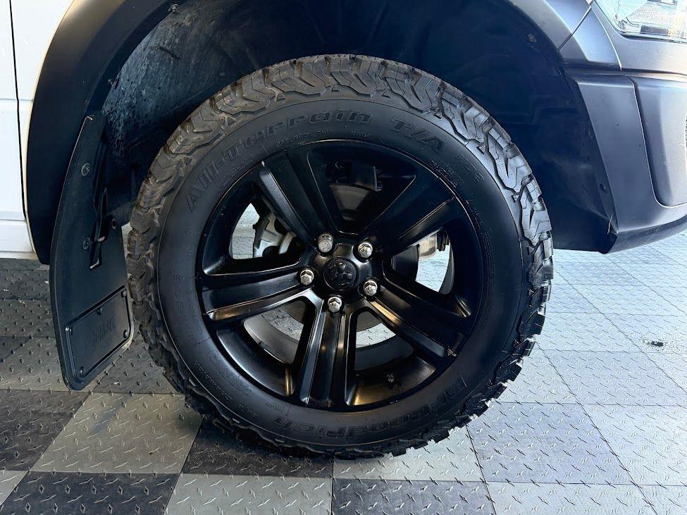 RAM 1500 Classic Warlock 4x4 Crew Cab 5'7" Box 2022