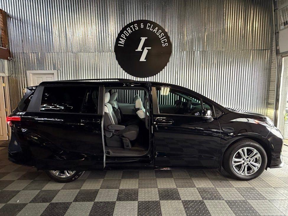 Toyota Sienna XSE 7-Passenger AWD 2023